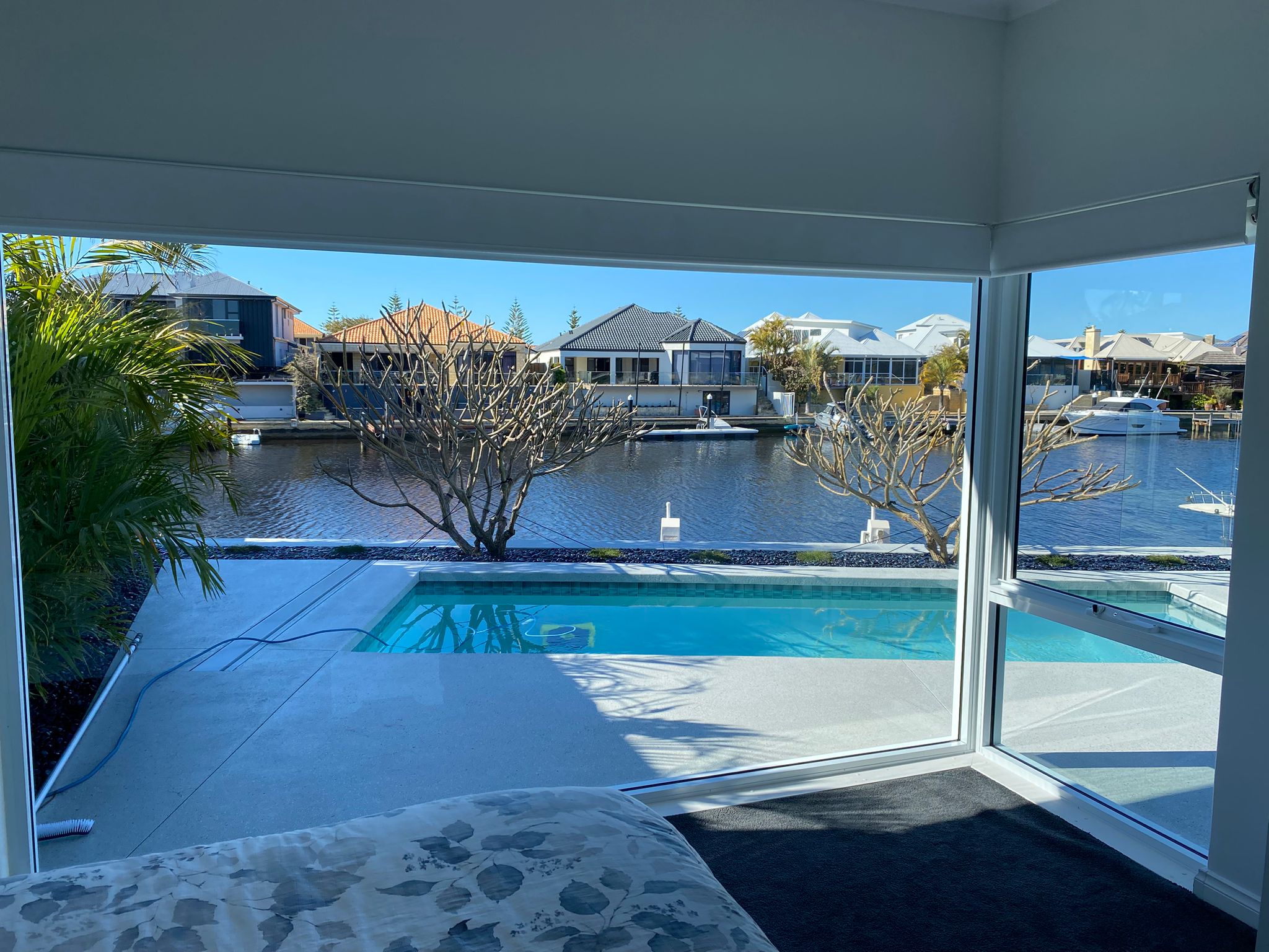 canal-front-bedroom-window-cleaning-results 2