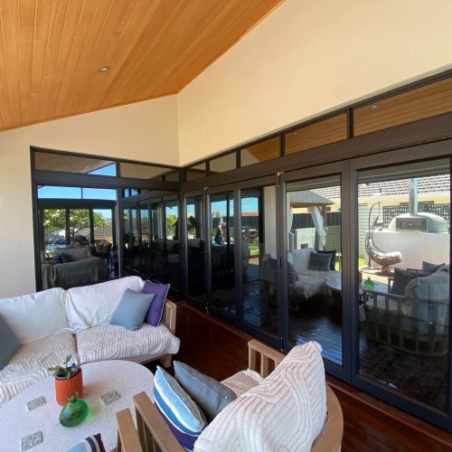 baldivis-window-cleaning-exterior-glass-walls