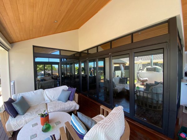 baldivis-window-cleaning-exterior-glass-walls