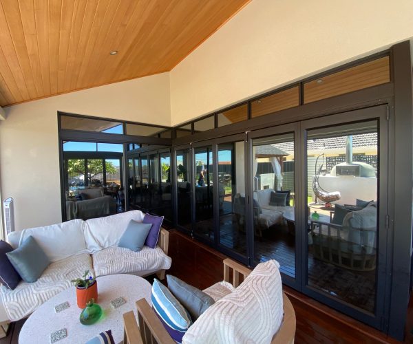 baldivis-window-cleaning-exterior-glass-walls