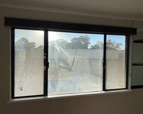 lakelands-construction-dust-windows-before