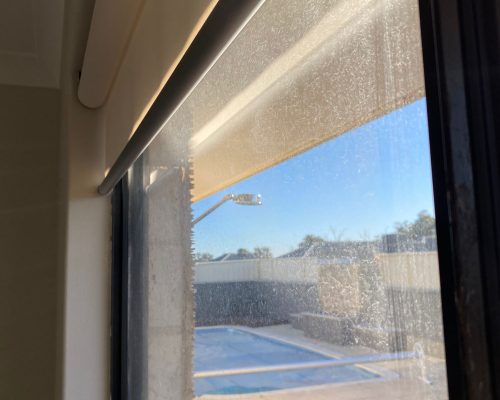 lakelands-dirty-windows-before cleaning