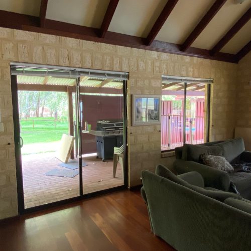 oakford-living-room-window-cleaning-stained-glass-feature